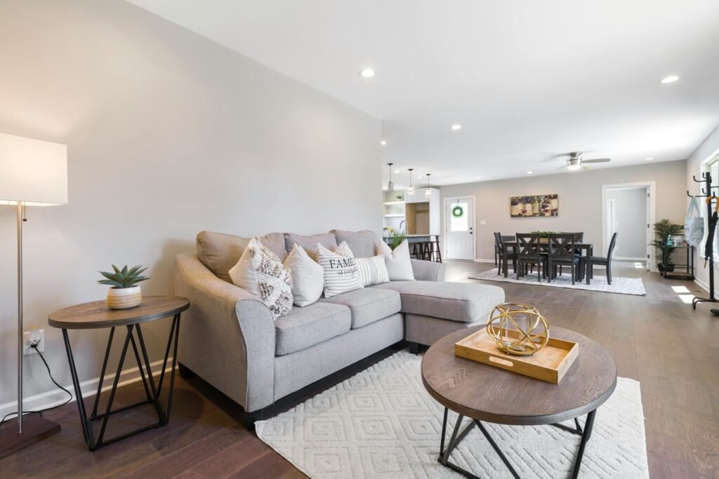 How to Get 5-Star Reviews on Airbnb: 7 Strategies That Actually Work airbnb guest experience livingroom