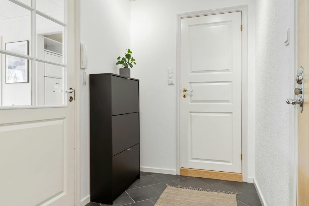 Are Longer Airbnb Stays Better? 5 Benefits for Hosts (And When to Think Twice) airbnb welcome